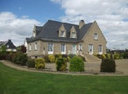 City / village house Broons