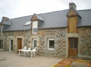 City / village house Hillion