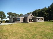City / village house Plounerin