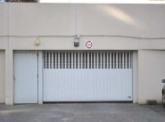 Garage / carpark 